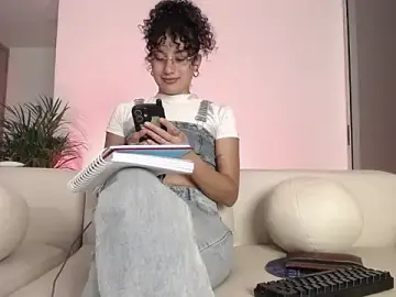Stripchat Sex Cam of varenkaivanova_22