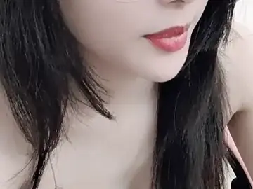 Stripchat Free Live Porn of Hoa_Rosy22