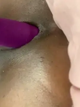 Stripchat Watch Live Sex Cams of Naomisalles