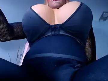 Stripchat Free Porn Cam of paulabigcock