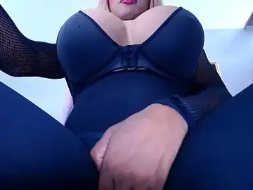Stripchat Sex Cam of paulabigcock