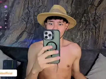 Stripchat Sex Cam of Daviid_laidd