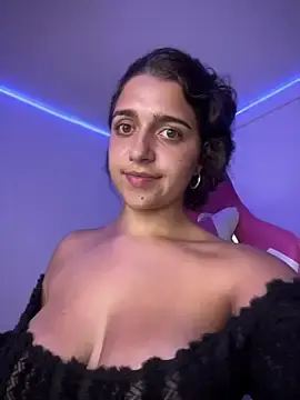 Stripchat Live Sex Cam of Aliciia777