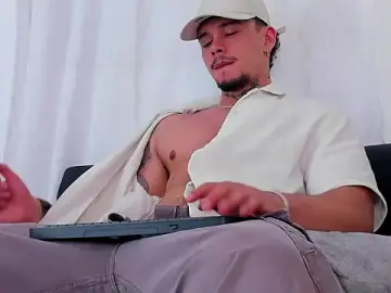 Stripchat Adult Webcam of NoahhBrown