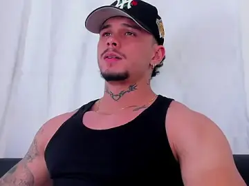 Stripchat Adult Video Chat of NoahhBrown