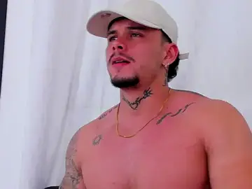 Stripchat Nude Webcam of NoahhBrown