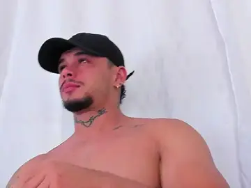 Stripchat Sex Cam of NoahhBrown