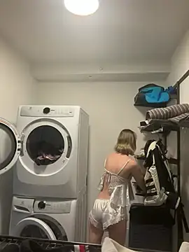 Stripchat Watch Live Sex Cams of M1ssyk1ssy
