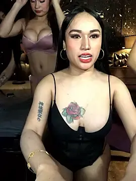 Stripchat Sex Cam of Sexiespinaytranscummerss