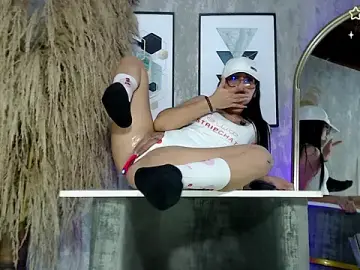 Stripchat Live Sex Cam of eva_cuper