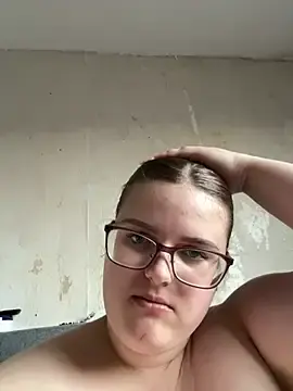 Stripchat Live Sex Cam of CurvyPaar2