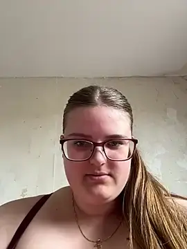 Stripchat Adult Webcam of CurvyPaar2