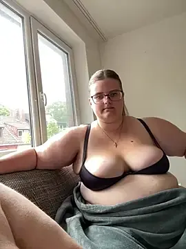 Stripchat Live Sex of CurvyPaar2