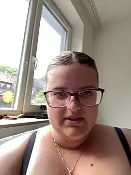 Stripchat Nude Webcam of CurvyPaar2