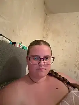 Stripchat Free Porn Cam of CurvyPaar2
