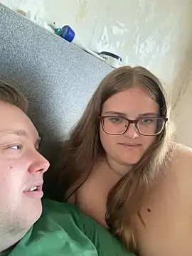 Stripchat Nude Webcam of CurvyPaar2