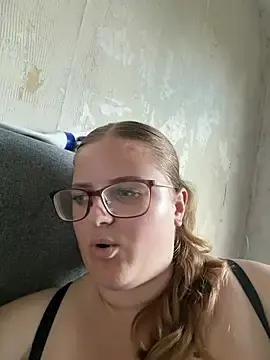 Stripchat Free Porn Cam of CurvyPaar2