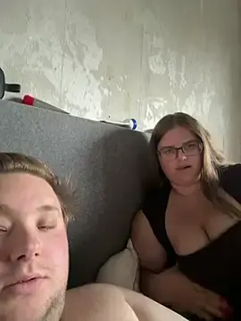 Stripchat Watch Live Sex Cams of CurvyPaar2
