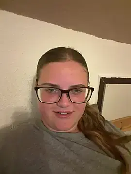 Stripchat Sex Cam of CurvyPaar2