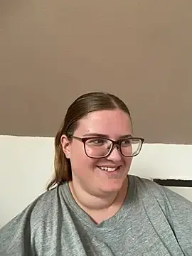 Stripchat Sex Cam of CurvyPaar2