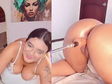 Stripchat Adult Webcams of Tiny_Annie
