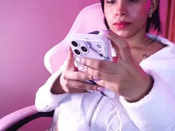 Stripchat Sex Cam of MadeleineSanez