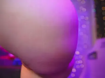 Stripchat Free Porn Cam of cuteamberlyyy