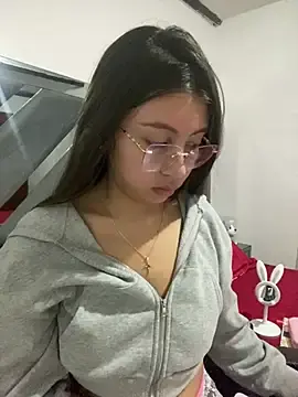 Stripchat Live Sex Cam of Sara-cooper2
