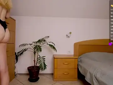 Stripchat Sex Cam of foxeslovefoxes