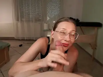 Stripchat Adult Webcam of foxeslovefoxes