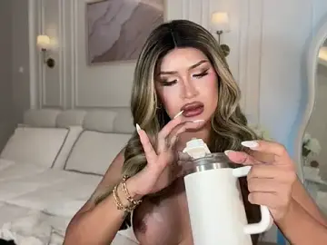 Stripchat Free Porn Cam of Your_Majesty_Tyra