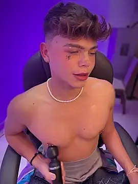 Stripchat Sex Cam of PRINCE_STEV