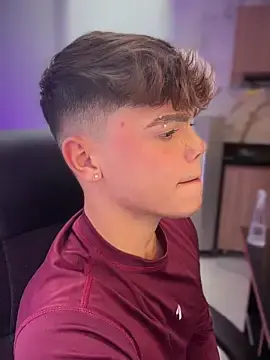 Stripchat Sex Cam of PRINCE_STEV