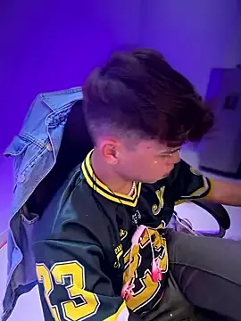 Stripchat Free Live Porn of PRINCE_STEV