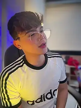 Stripchat Live Sex Cam of PRINCE_STEV