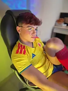 Stripchat Sex Cam of PRINCE_STEV