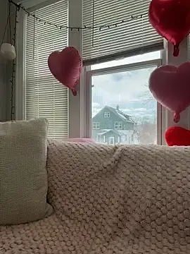 Stripchat Sex Cam of LoveShae_