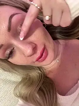 Stripchat Live Porn of LoveShae_