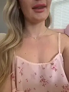 Stripchat Best live sex cam show of LoveShae_