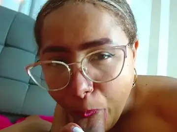 Stripchat Free Live Porn of kelvin_jhoseth1