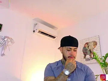 Stripchat Live Sex Cam of JordanSmiith_