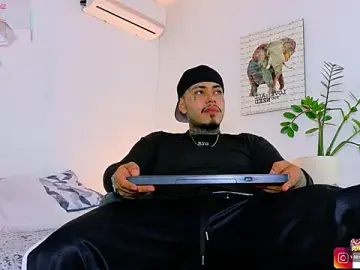 Stripchat Live Sex of JordanSmiith_