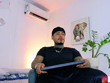 Stripchat Adult Webcam of JordanSmiith_