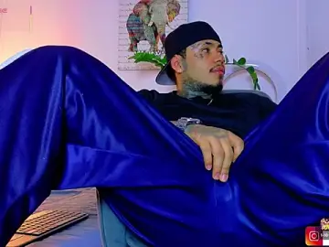 Stripchat Live Sex Cam of JordanSmiith_