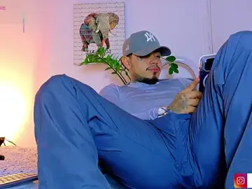 Stripchat Live Sex Cam of JordanSmiith_