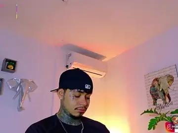 Stripchat Watch Live Sex Cams of JordanSmiith_