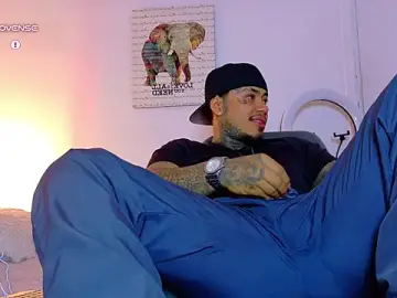 Stripchat Watch Live Sex Cams of JordanSmiith_