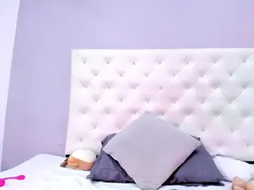 Stripchat Nude Webcam of NICOLSKINNY1