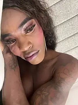 Stripchat Nude Webcam of Richchocolatesweet_