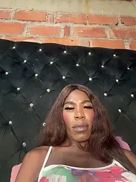 Stripchat Free Porn Cam of Richchocolatesweet_